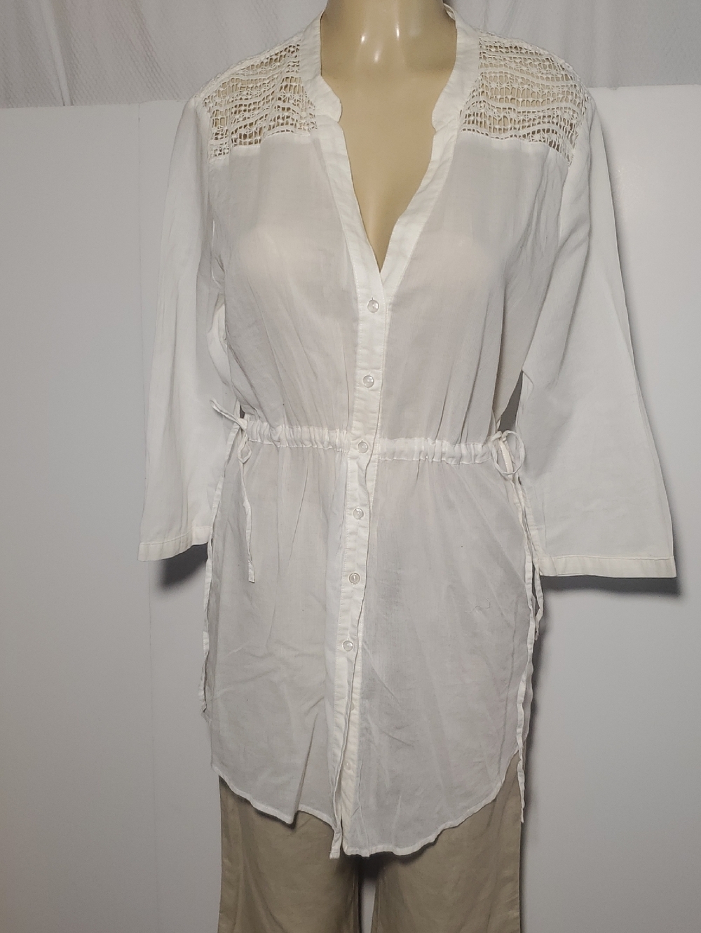 Merona womens 100% cotton White Button-Front Crochet Yoke Tunic Size L